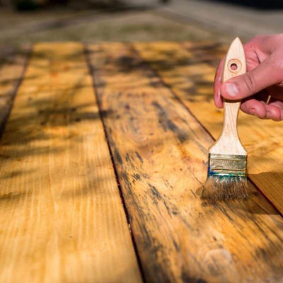 Sistema di rivestimento ad acqua con buona resistenza agli UV progettato per strati protettivi e finiture superficiali durevoli